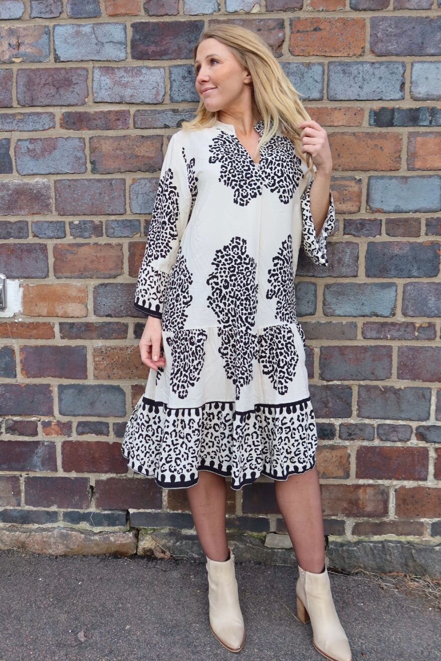 Denise klänning - Leopardmönster - Beige