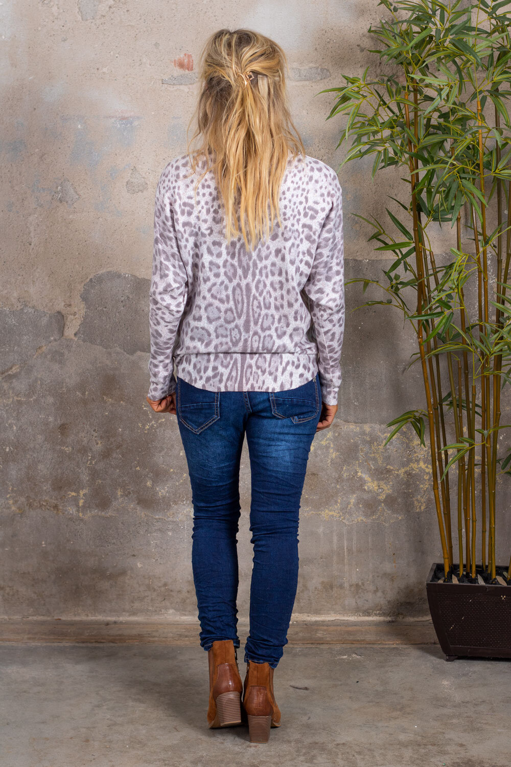 Susan Leopardmönstrad tröja - Ljusgrå