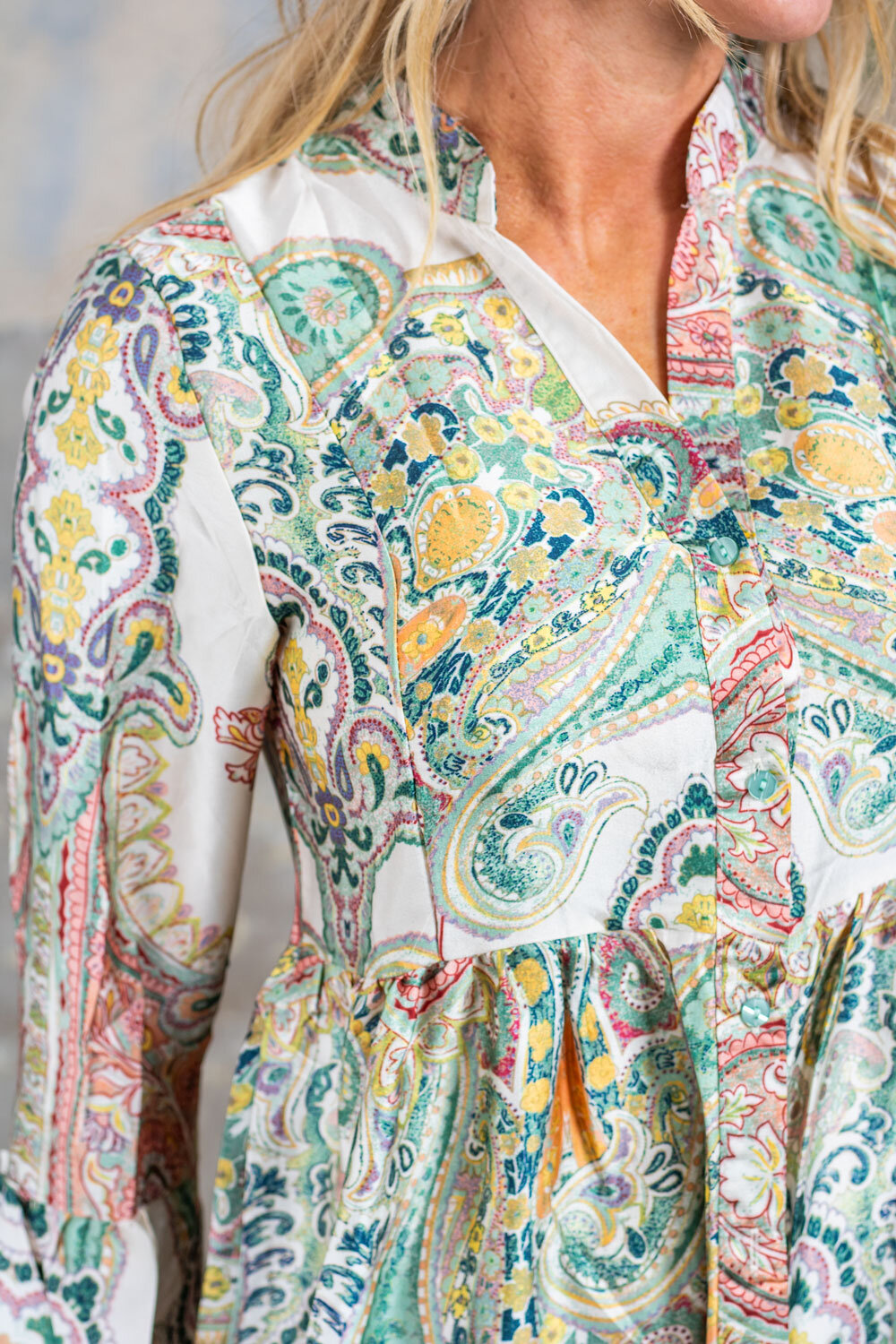 Whitney satinklänning - Orientaliskt mönster - Khaki
