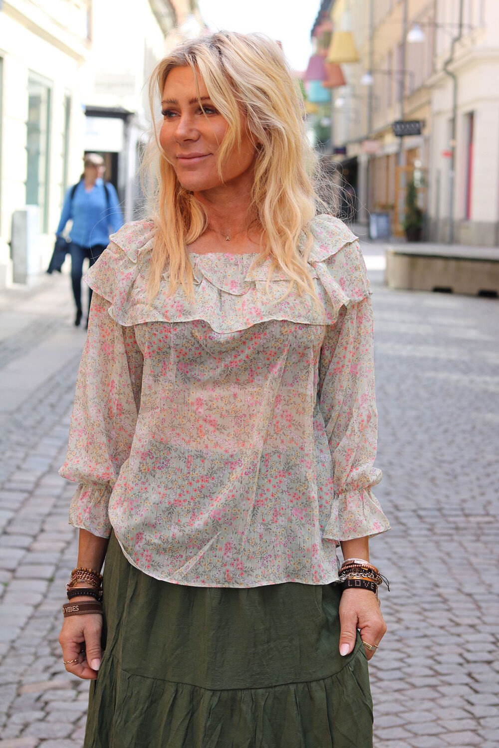 Belle Small floral blouse - Ruffles - Summer green - Image 3