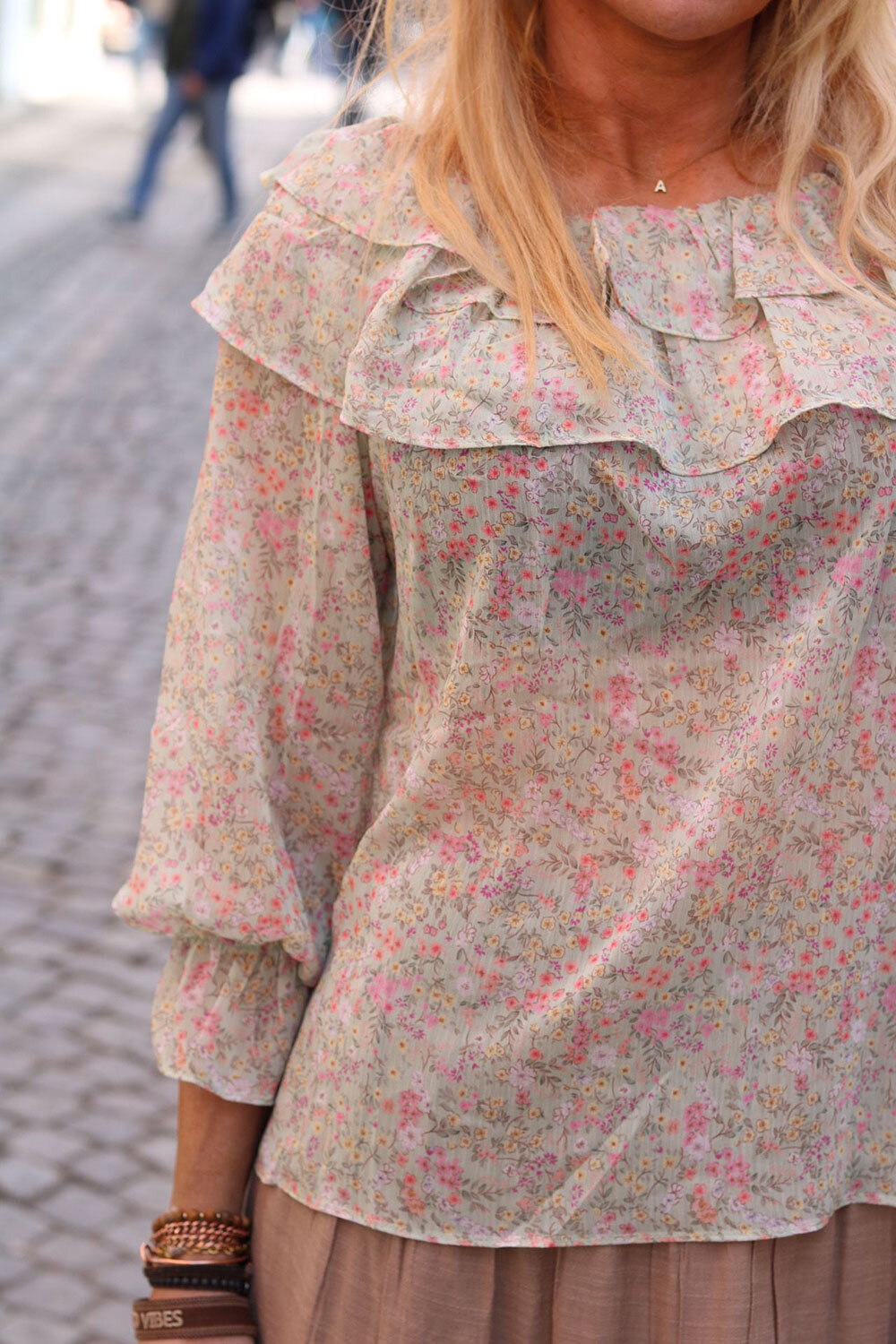 Belle Small floral blouse - Ruffles - Summer green - Image 4