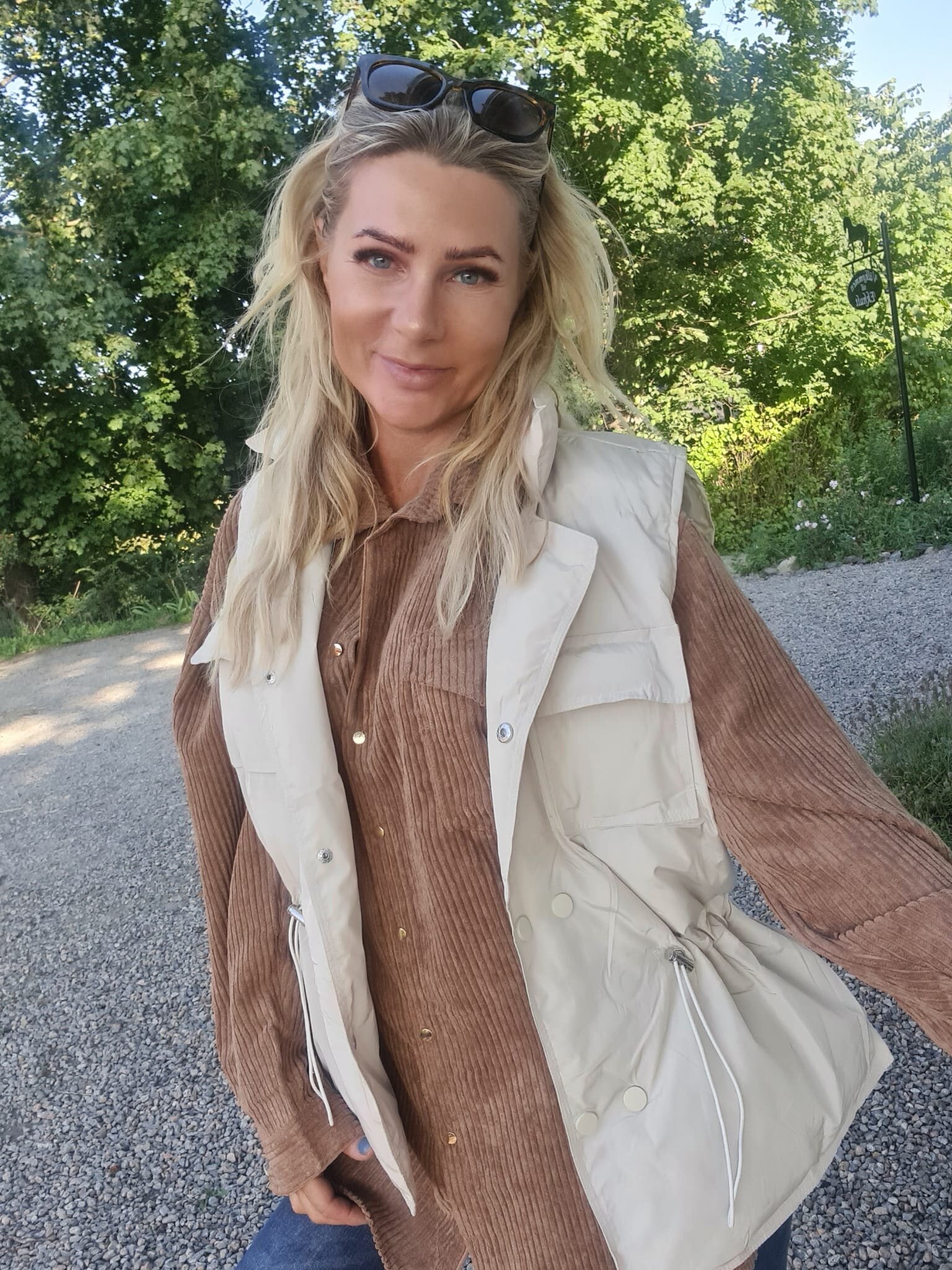 Esther - Lined vest - Drawstring - Beige