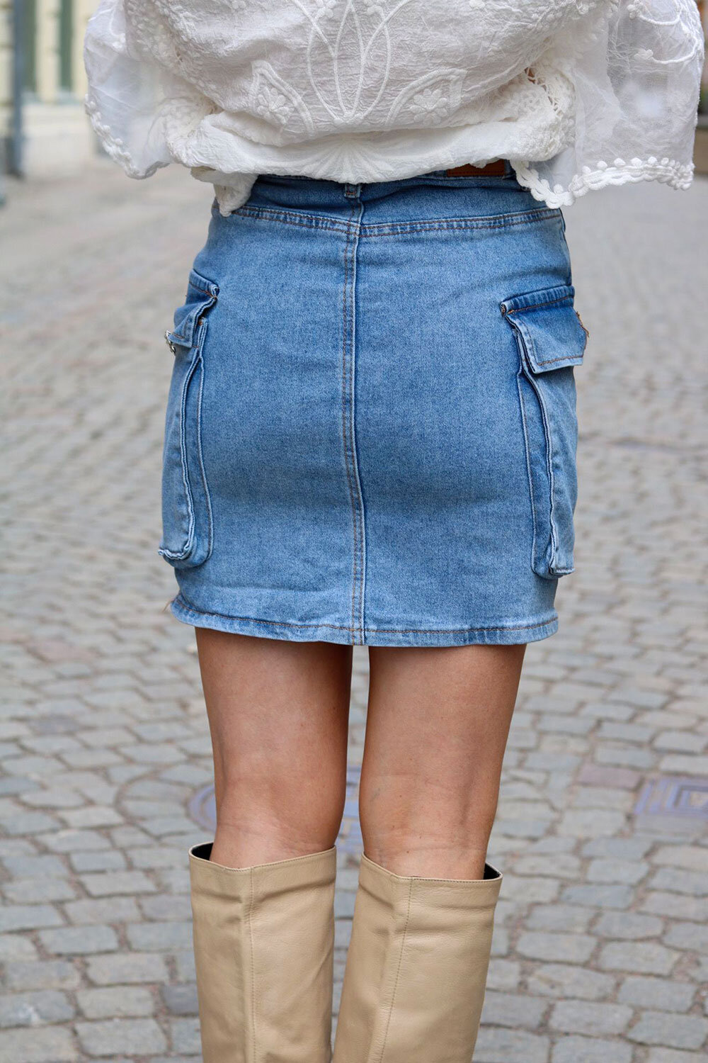 Denim skirt L-3207 - Pockets - Image 3