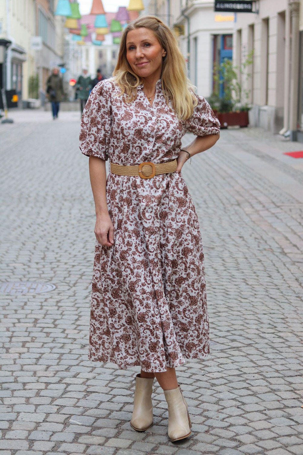 Karin dress - Paisley & Embroidery - Chocolate - Image 2