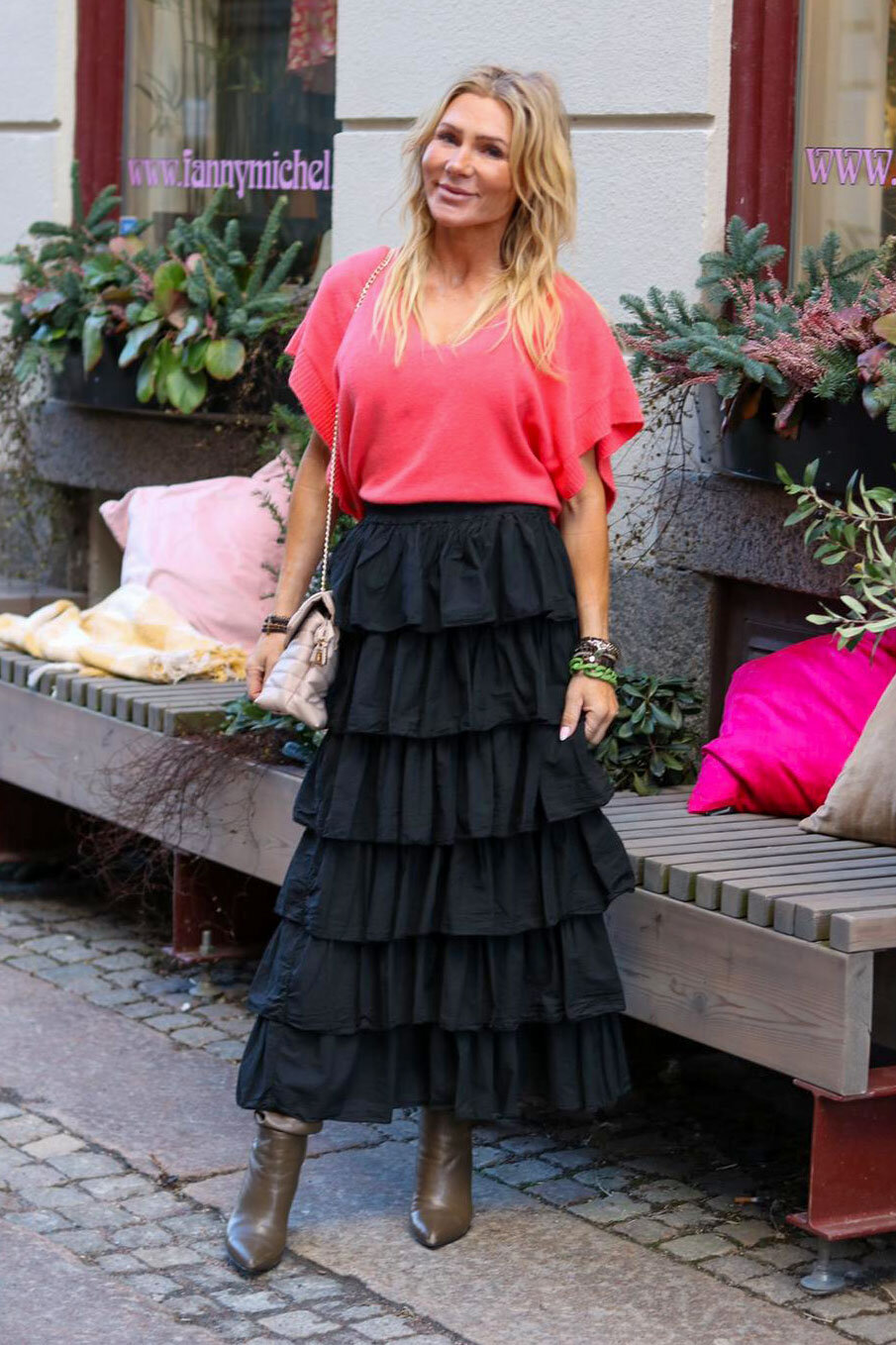 Lång Volangkjol - Svart - Bild 2