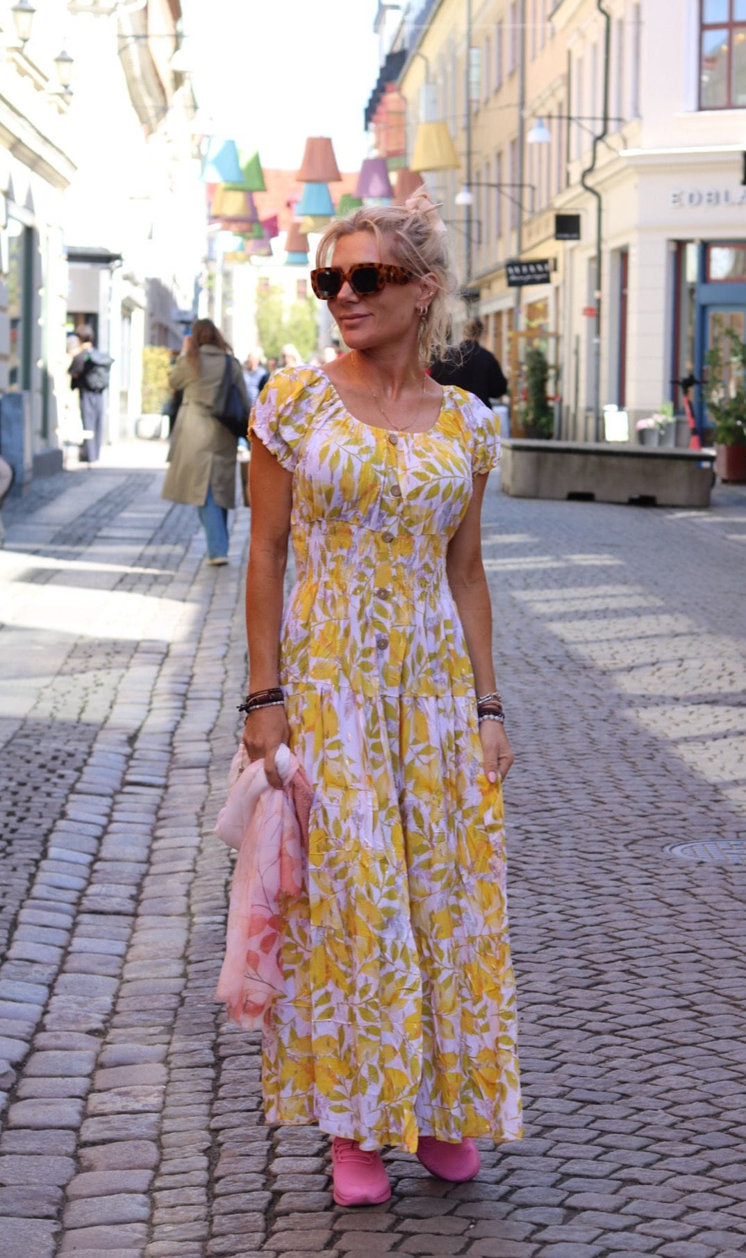 Meja - Long dress with leaves and gold splashes - Yellow