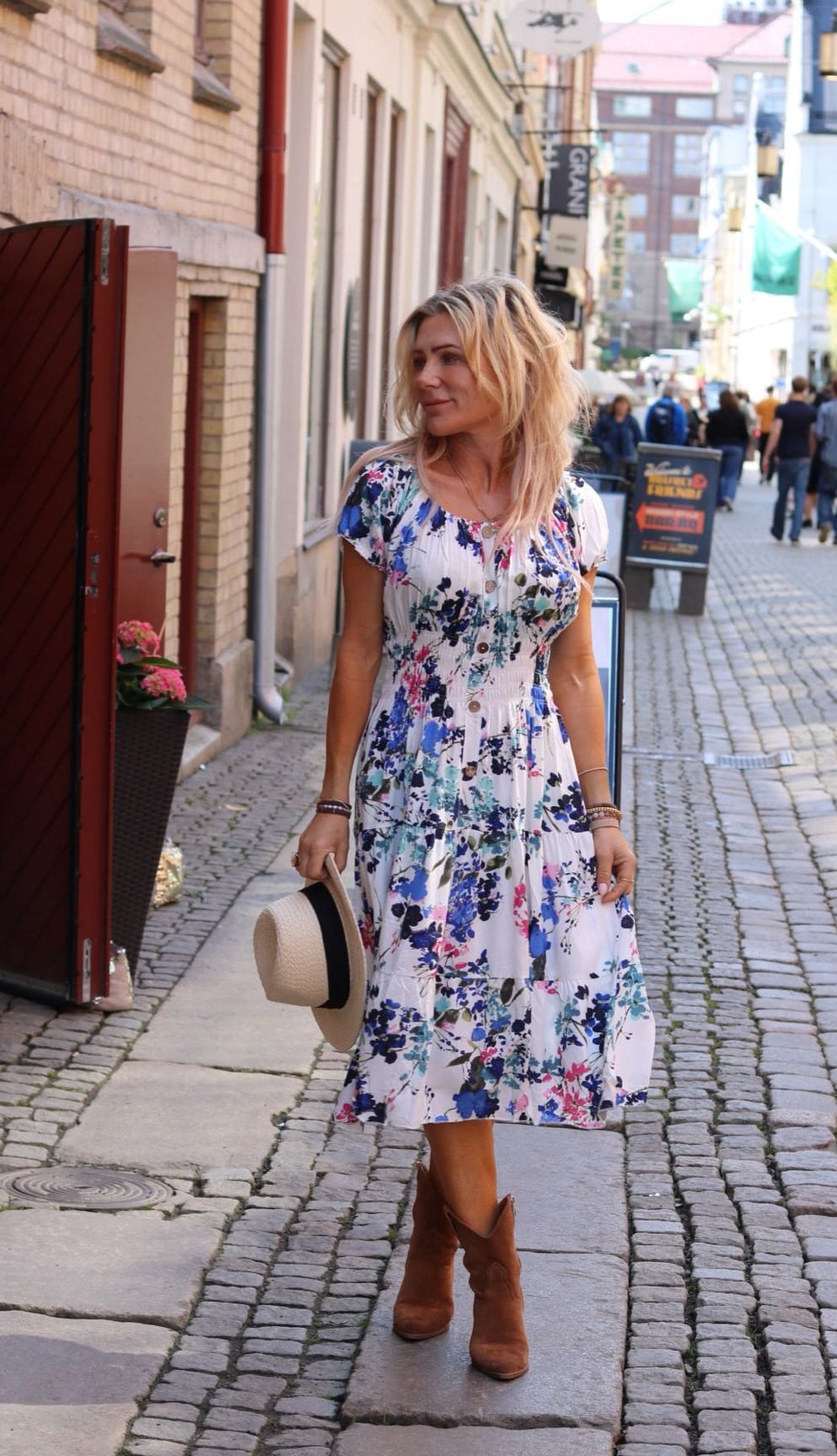 Elsi - Klänning med sommarblommor- Blå/Aqua - Bild 3