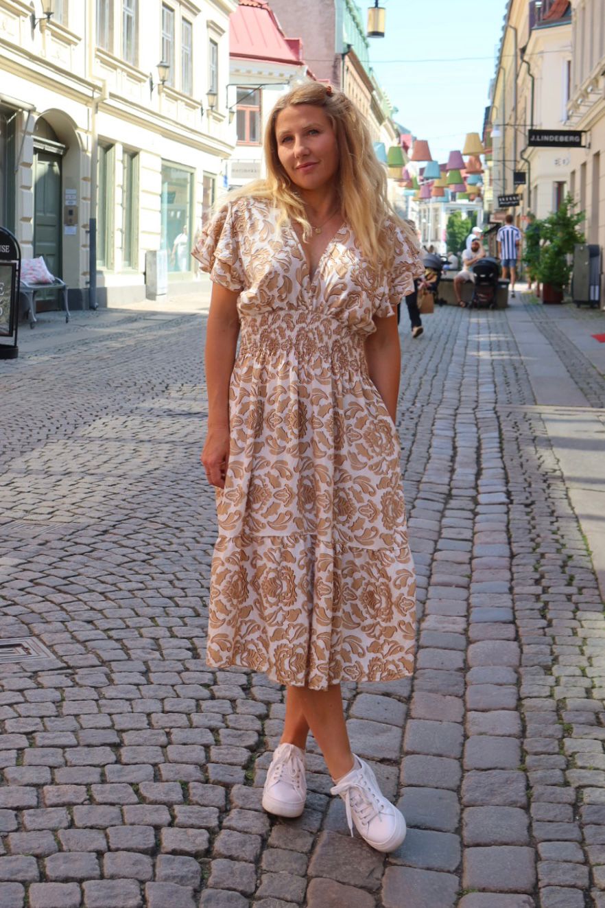 Selena Klänning 496-Q - Finmönstrad - Nougat - Bild 7