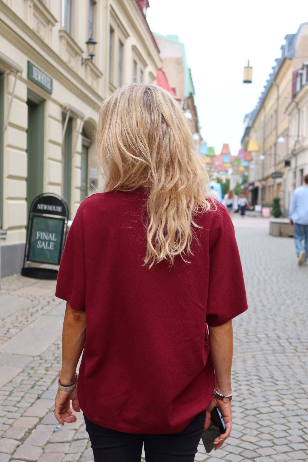 Noelle - Finstickad topp med guldknappar - Bordo - Bild 4