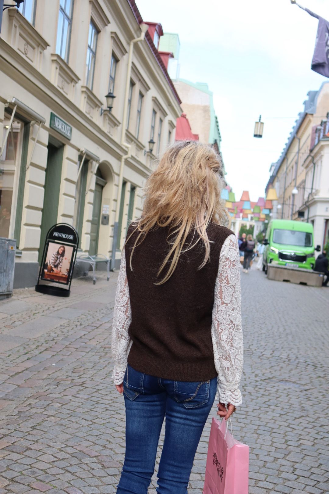 Sara - Knitted vest - Choco - Image 3