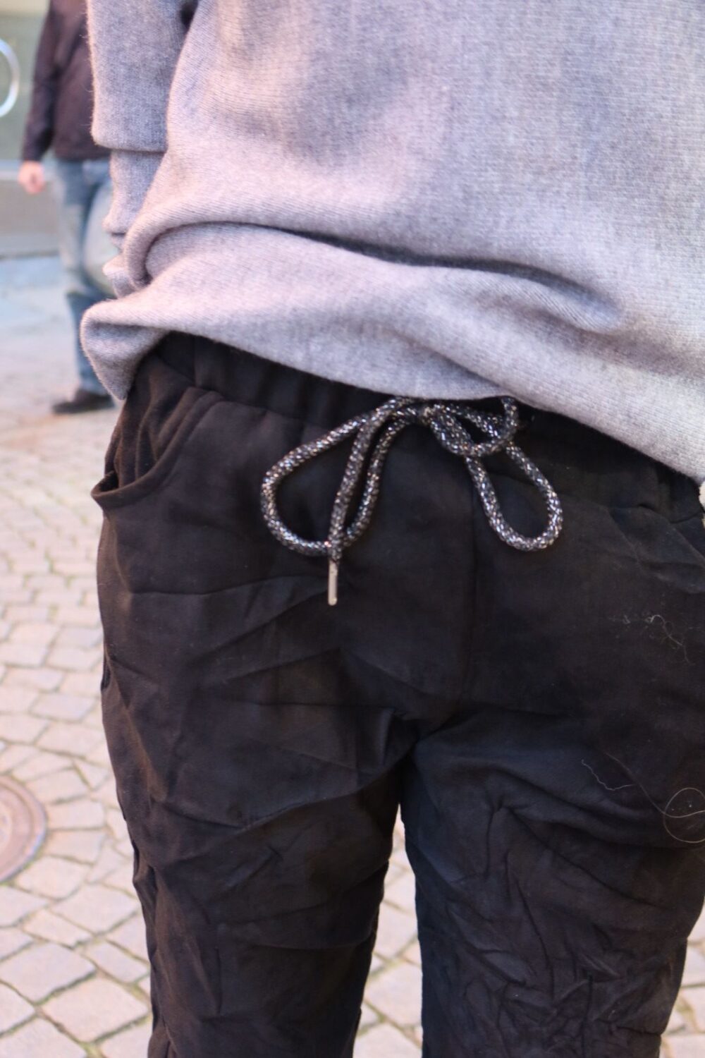 Stretchbyxor - Mockaimitation - Svart - Bild 3