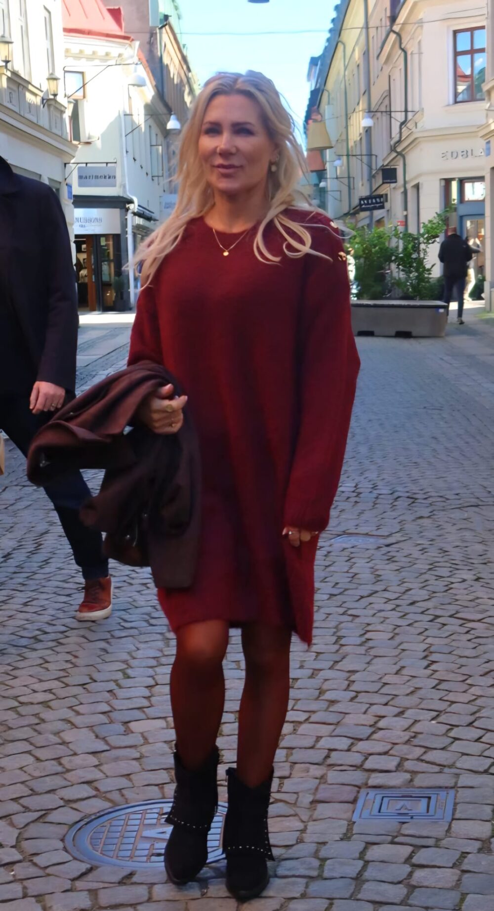 Låga mockaboots med nitar och kappa - Svart - Bild 2