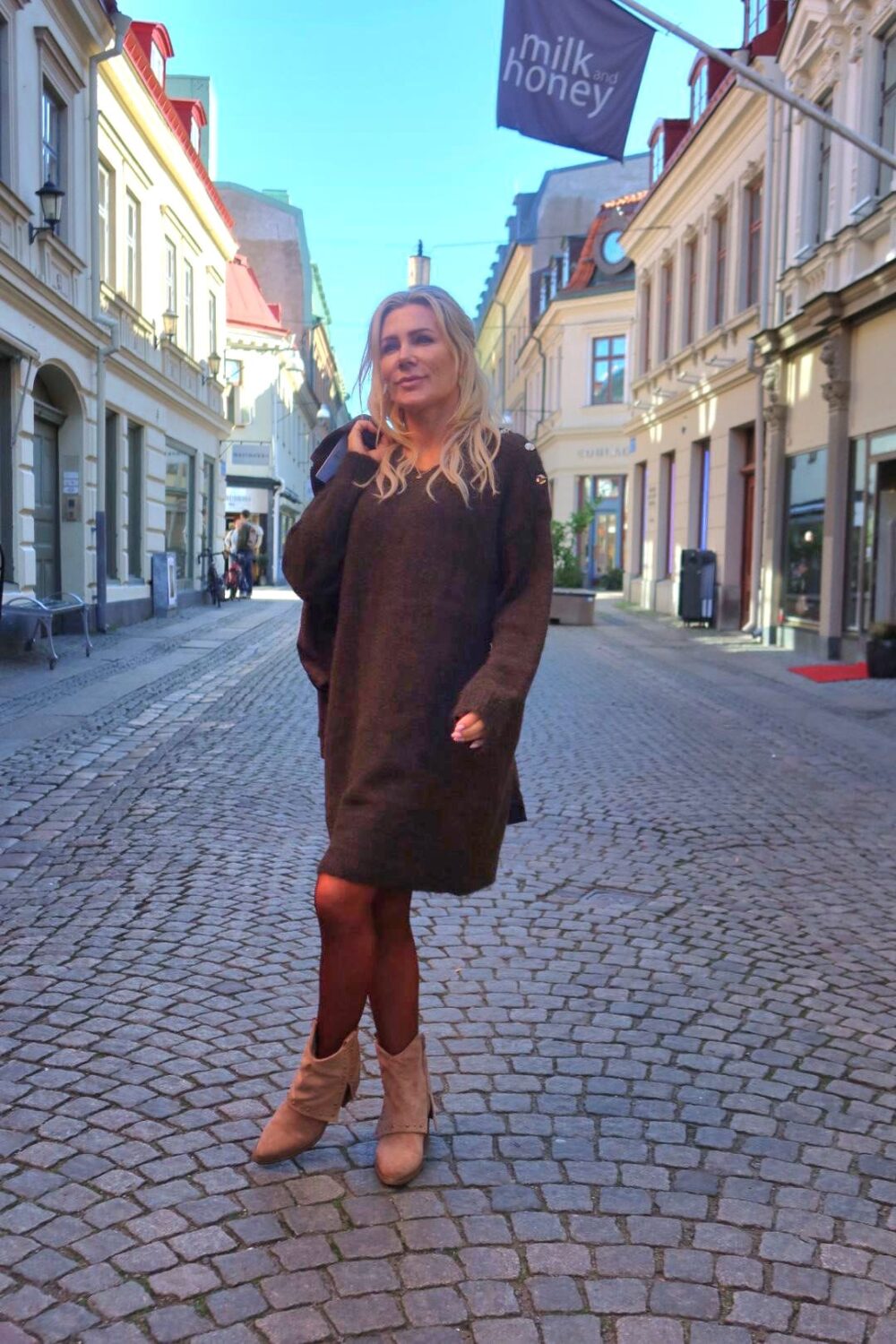 Låga mockaboots med nitar och kappa - Desert brown - Bild 5