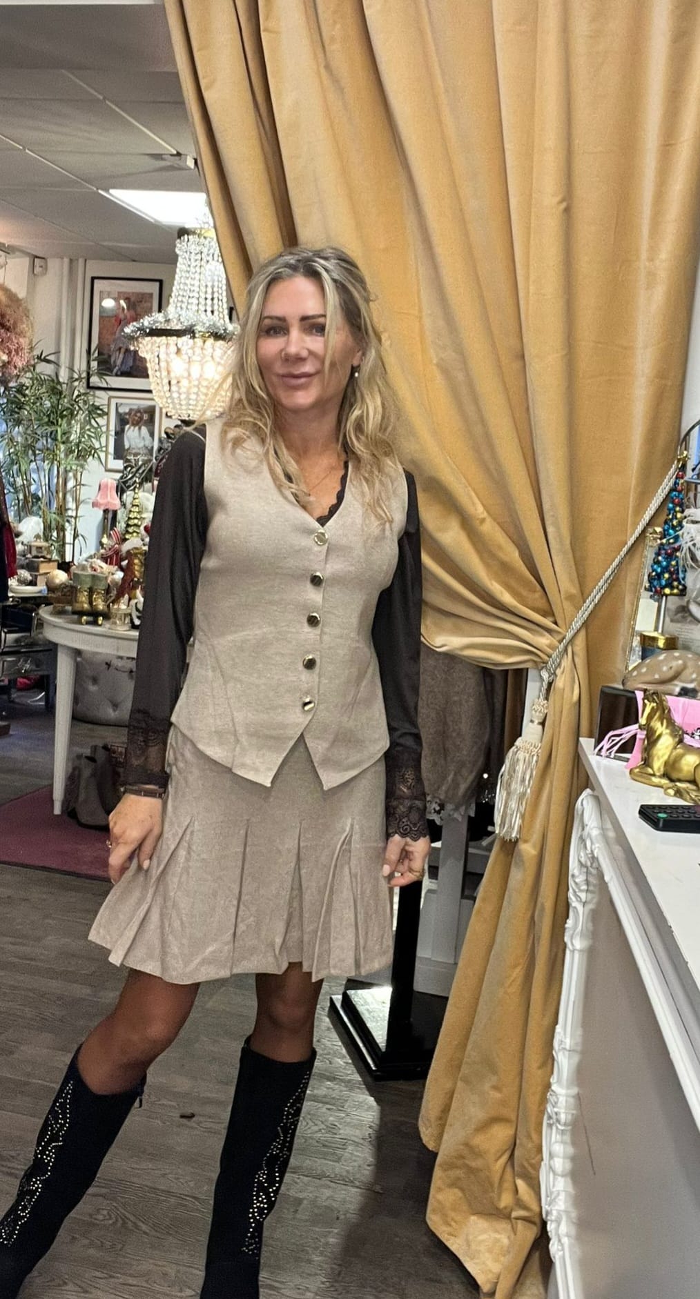 Selma - Skirt & vest fine knit set - Taupe - Image 2