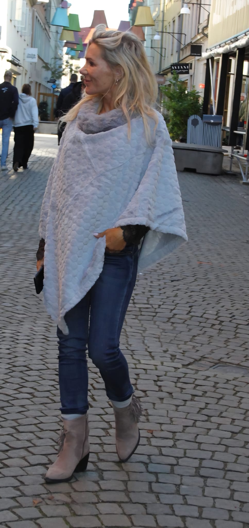 Faux fur poncho - Grey - Image 3