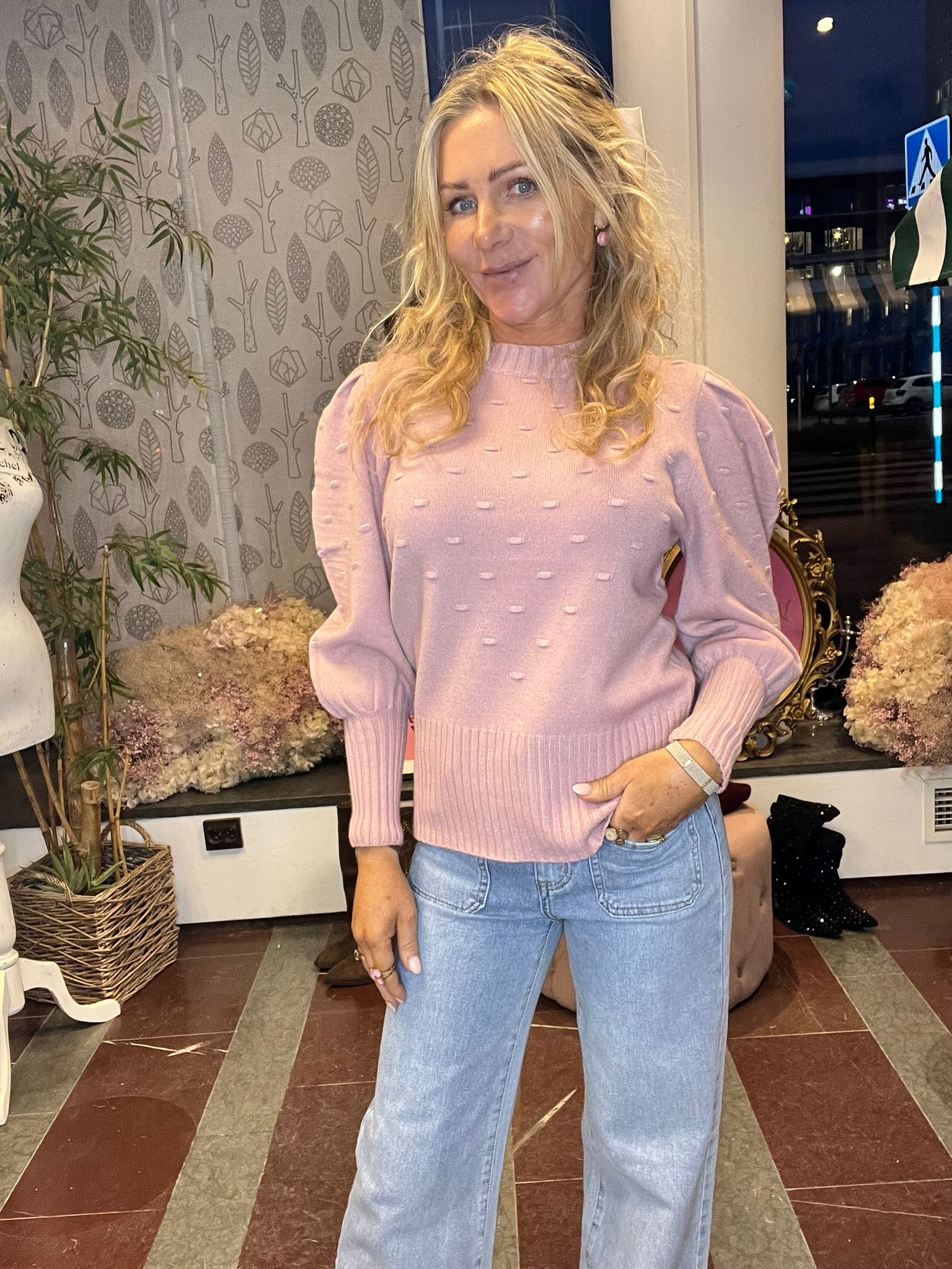 Iris - Fine knit sweater with puff sleeves - Pink
