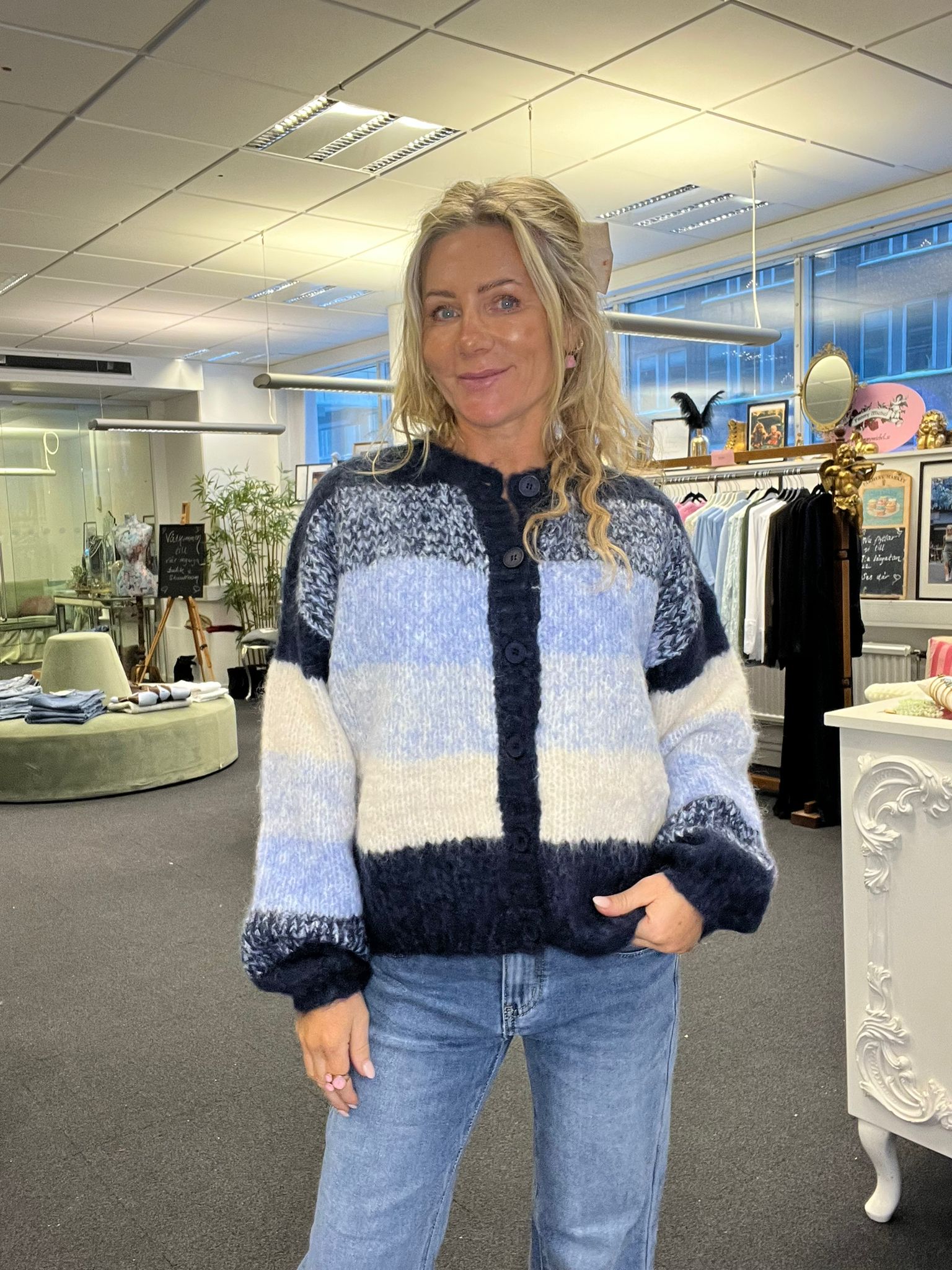 Majsan - Stickad kofta - Multi/Navy - Bild 6