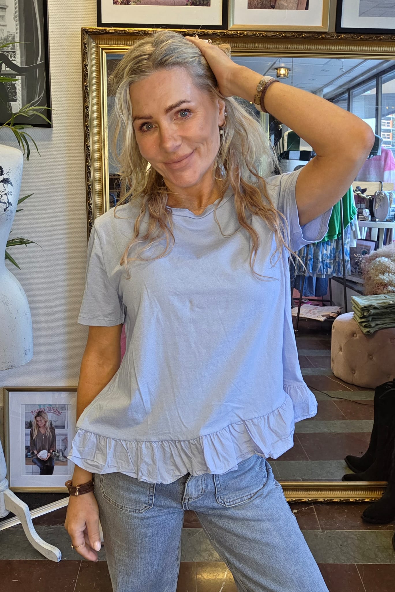 Bibbi - Topp med volang - Ljusblå - Bild 2