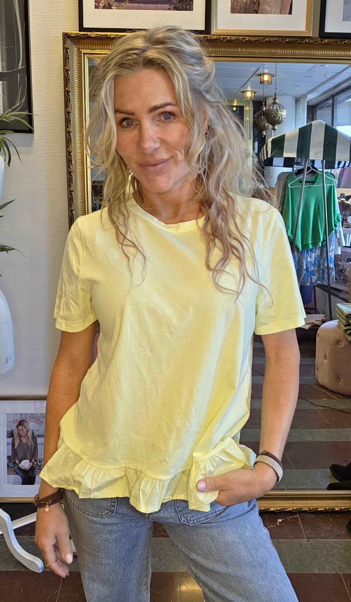 Bibbi - Topp med volang - Gul - Bild 2