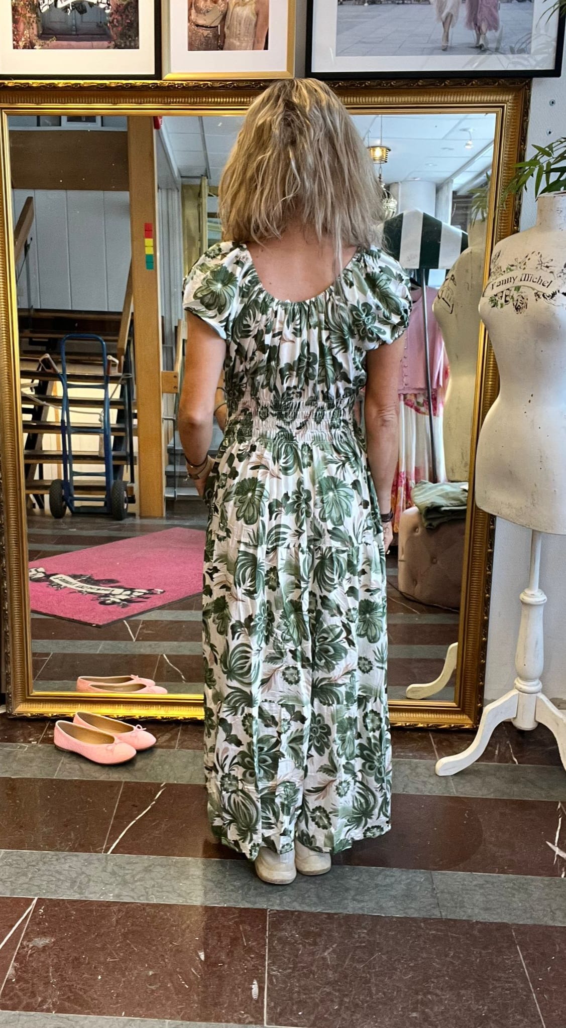 Meja - Långklänning med blomster - 302-B9 - Grön - Bild 3