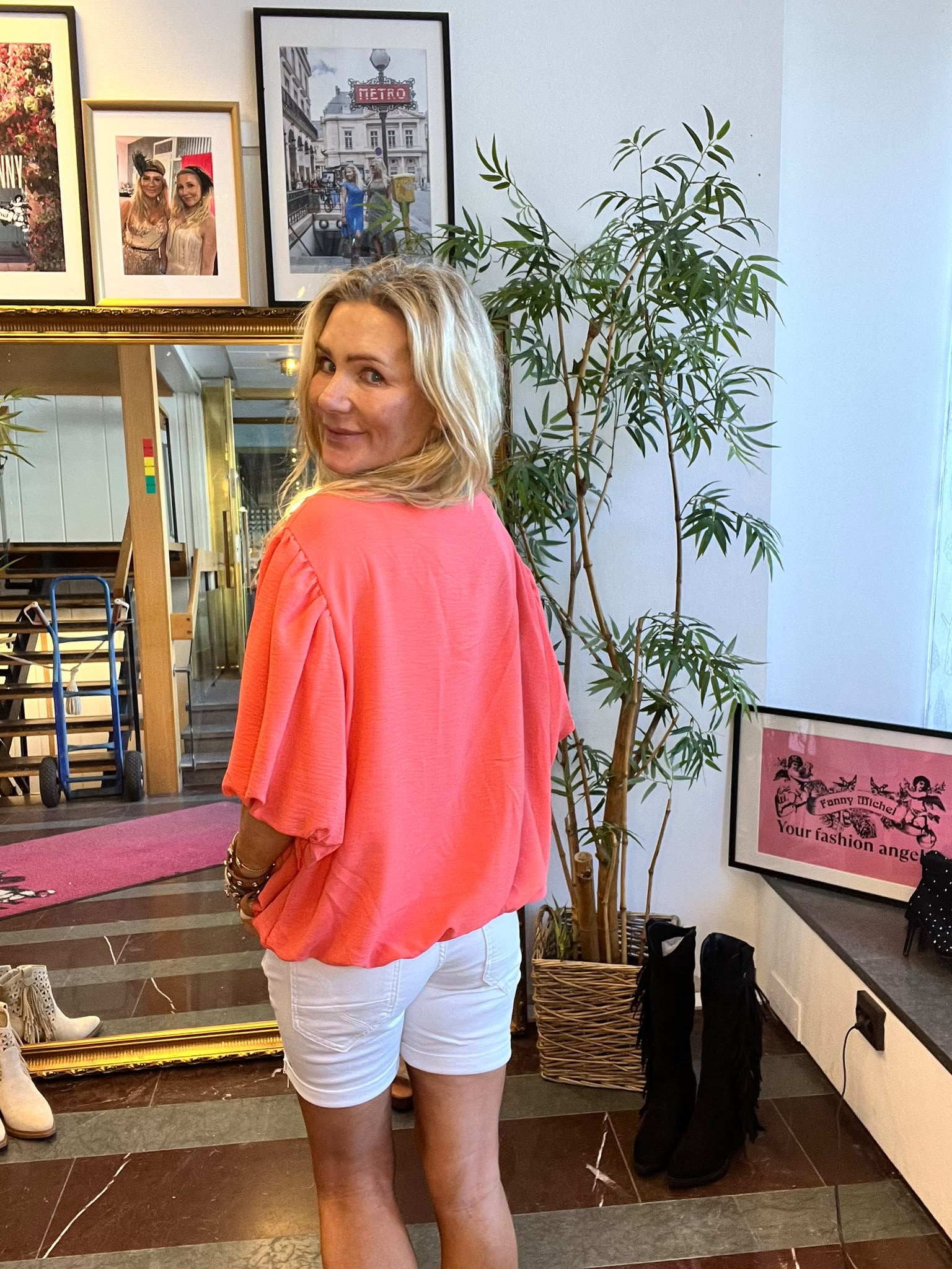 Betty - Topp med ballongärm - Corall - Bild 3