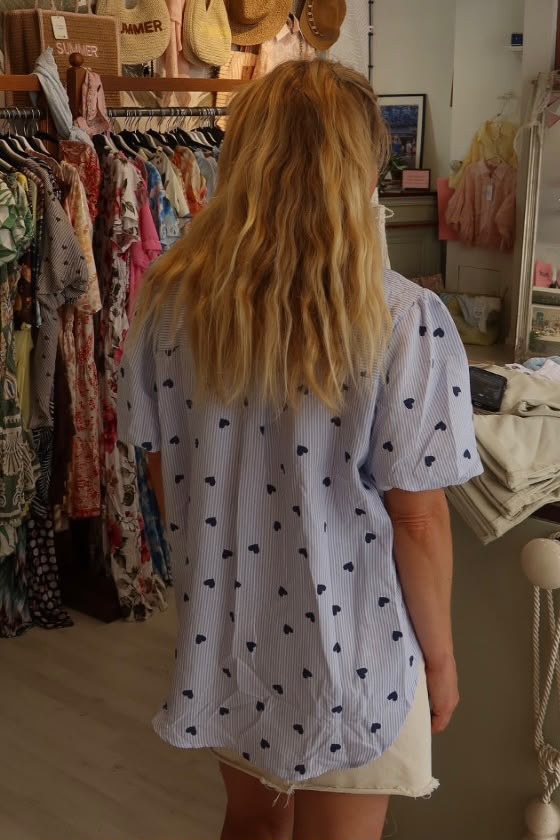 Hilma - Blus med hjärtan och puffärm - Randig/Blå - Bild 5
