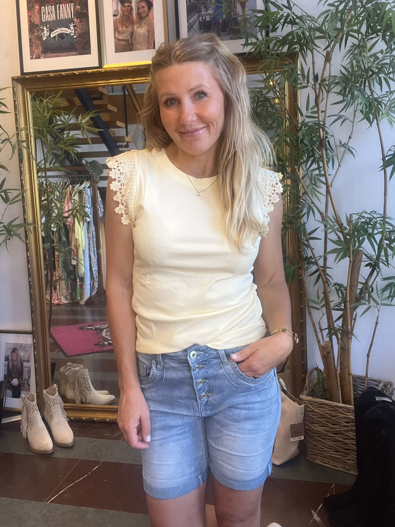 Fia - Topp med spets- Gul - Bild 2