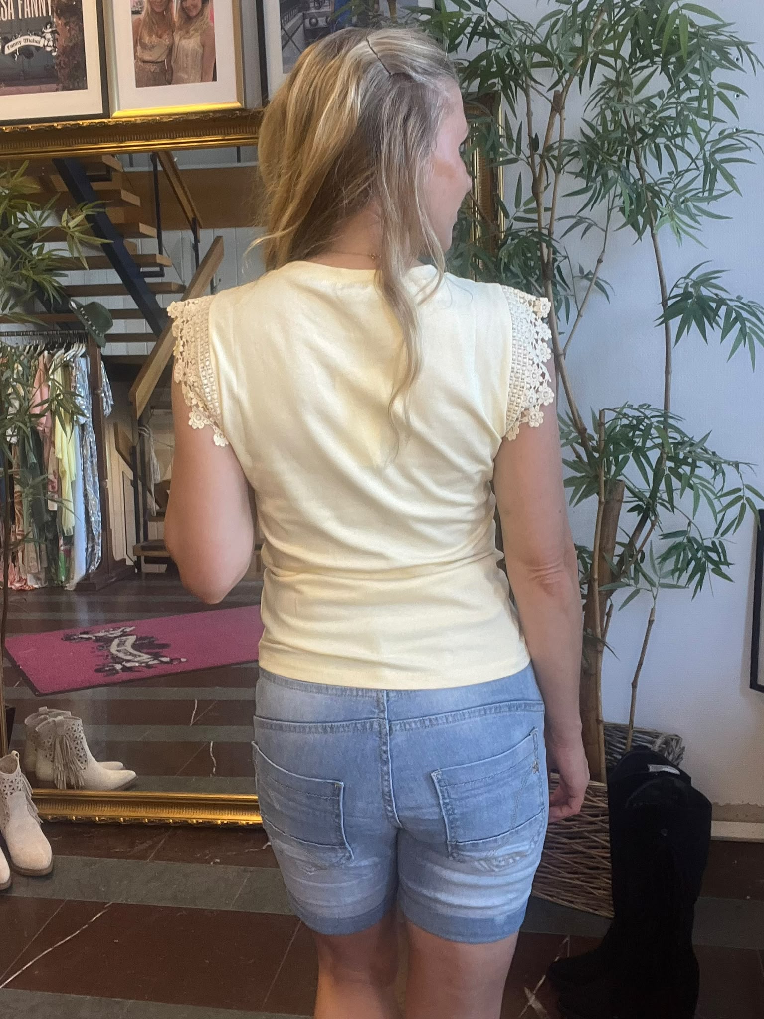 Fia - Topp med spets- Gul - Bild 4