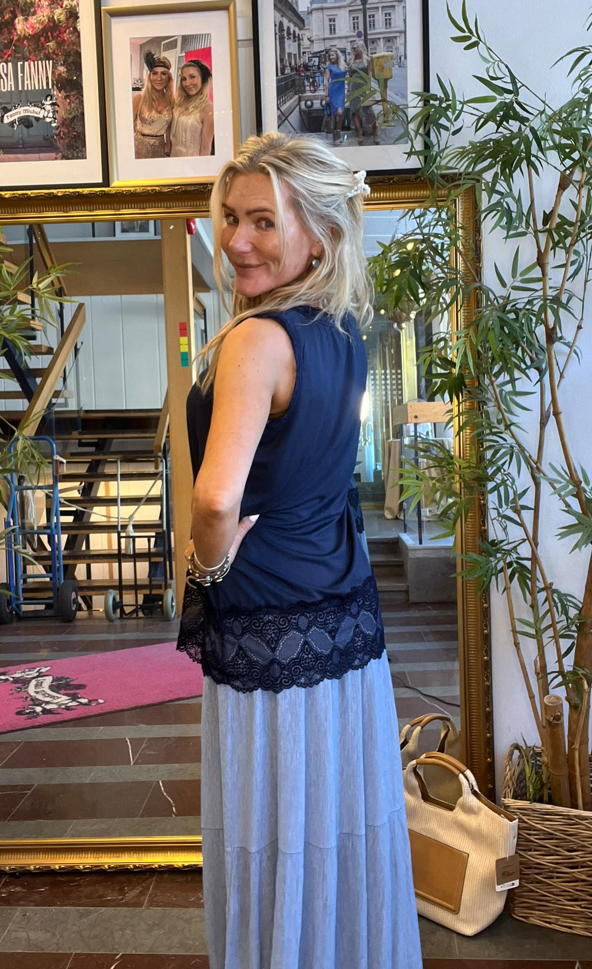 Jennie - Tank top with lace - Navy - Image 4