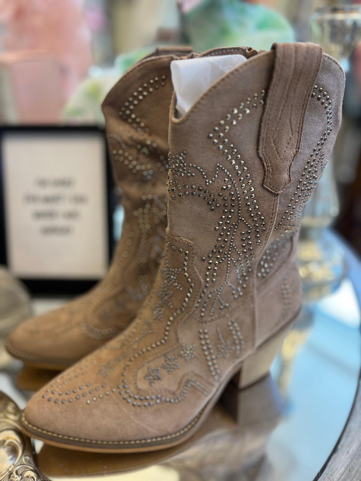 Suede ankle boots with studs – Taupe - Image 3