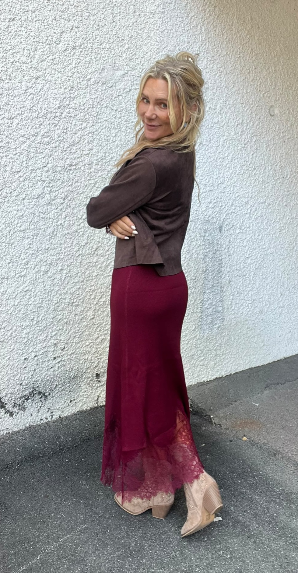 Enya – Fine-knit dress with lace – Bordo - Image 3